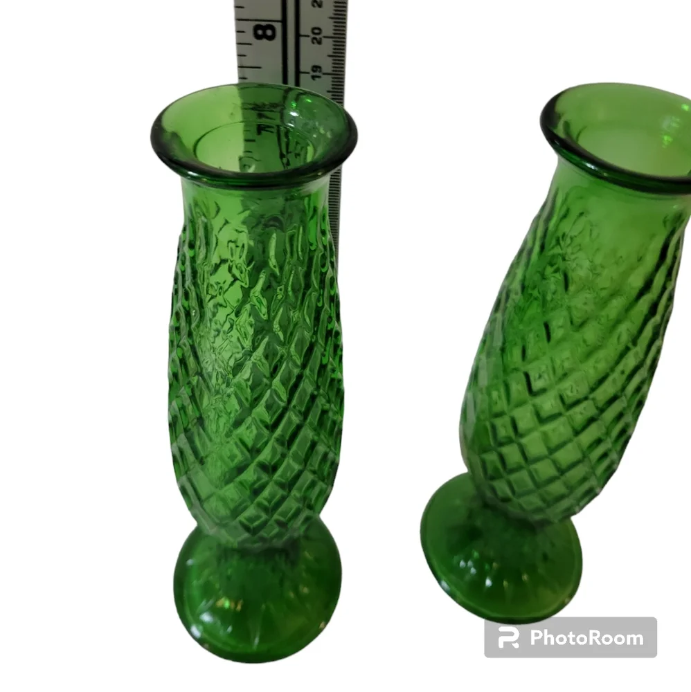 E.O. Brody green diamond